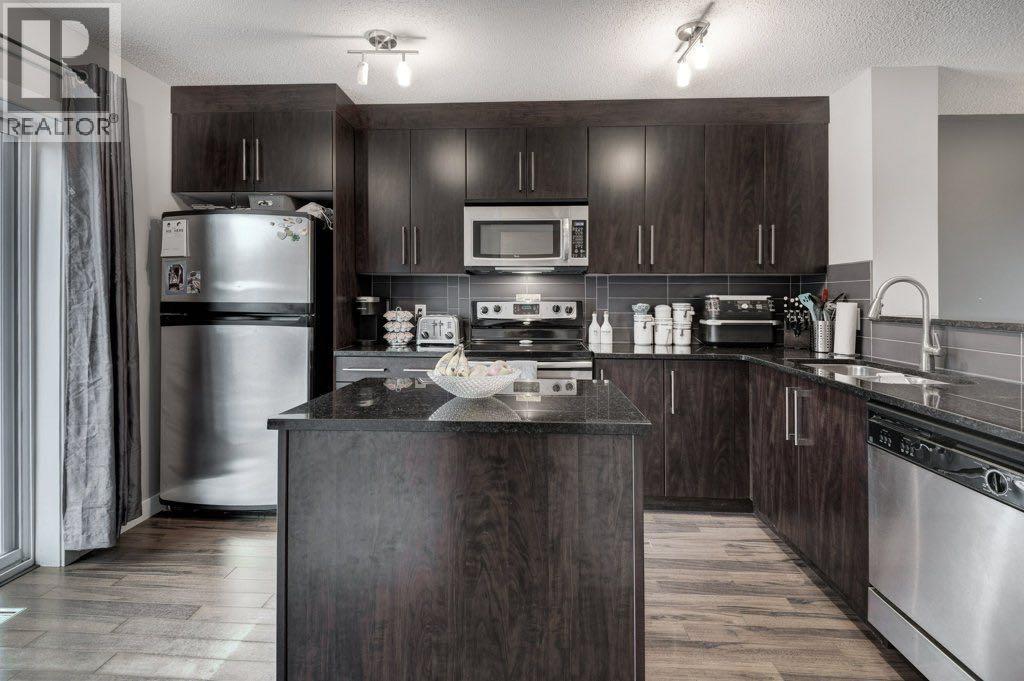 Single Family House for Sale in  Aspen Hills Drive SW Aspen Woods Calgary 