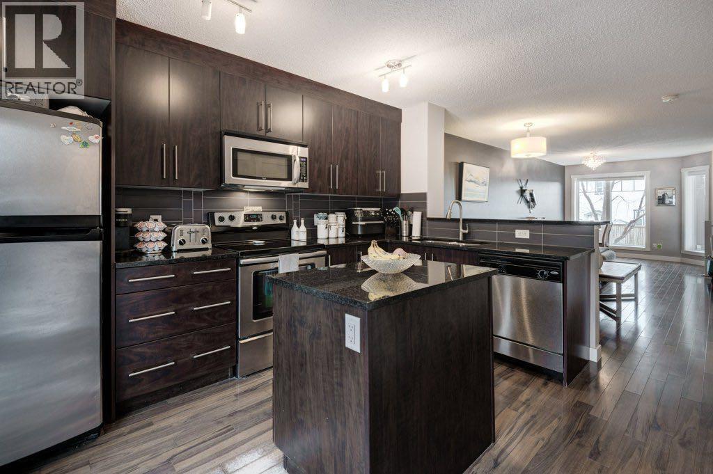 Single Family House for Sale in  Aspen Hills Drive SW Aspen Woods Calgary 