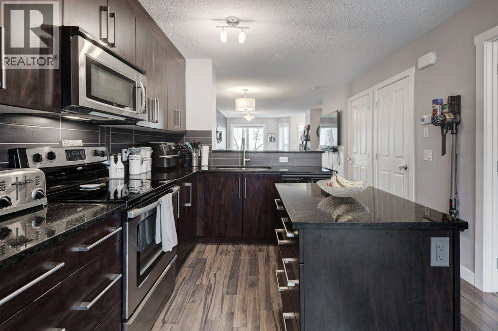 Single Family House for Sale in  Aspen Hills Drive SW Aspen Woods Calgary 
