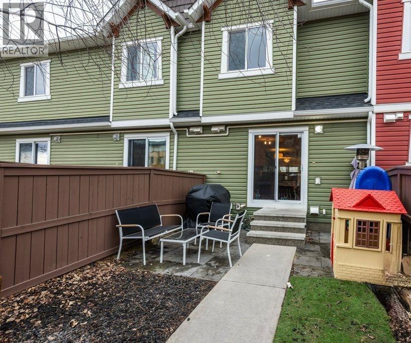 Single Family House for Sale in  Aspen Hills Drive SW Aspen Woods Calgary 