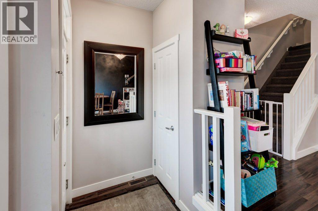 Single Family House for Sale in  Aspen Hills Drive SW Aspen Woods Calgary 