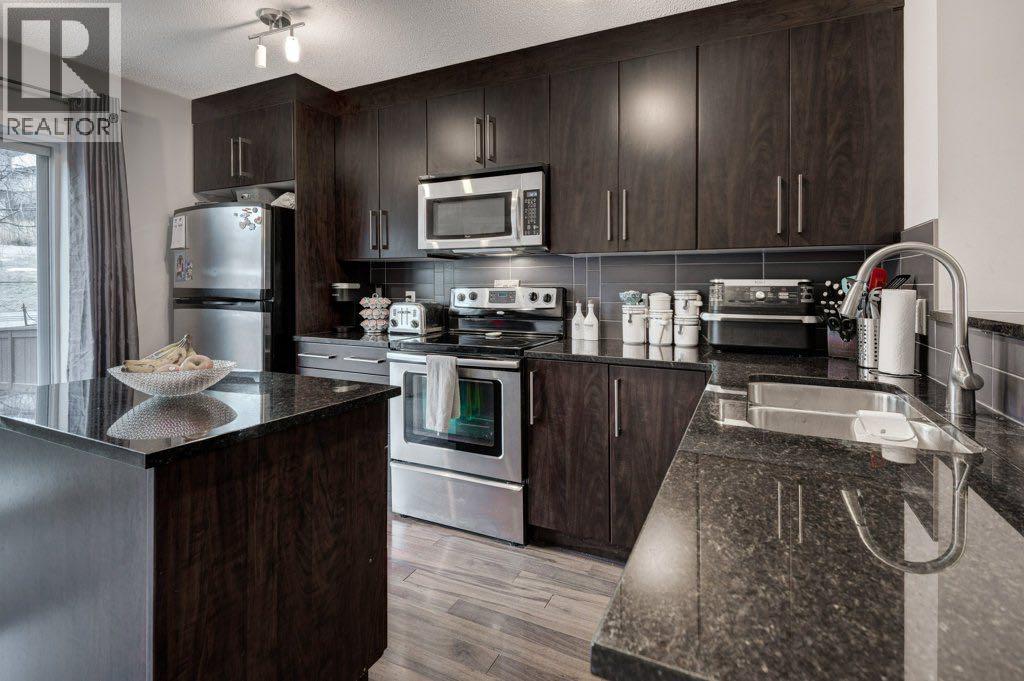 Single Family House for Sale in  Aspen Hills Drive SW Aspen Woods Calgary 