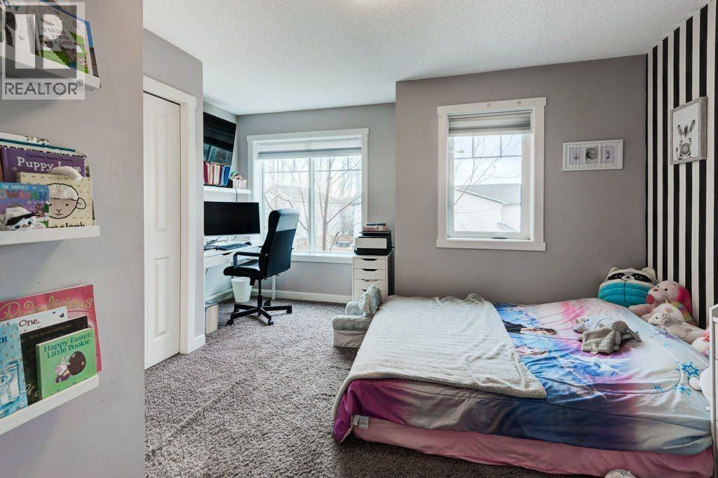 Single Family House for Sale in  Aspen Hills Drive SW Aspen Woods Calgary 