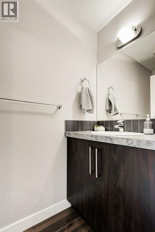 Single Family House for Sale in  Aspen Hills Drive SW Aspen Woods Calgary 