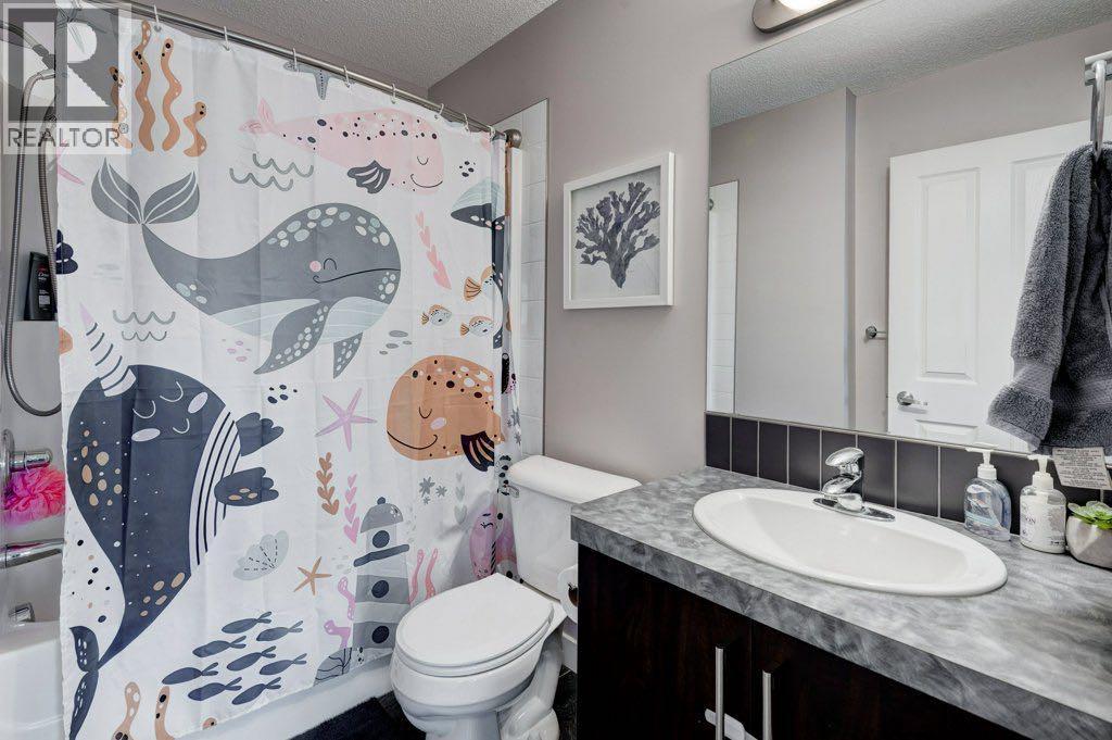 Single Family House for Sale in  Aspen Hills Drive SW Aspen Woods Calgary 