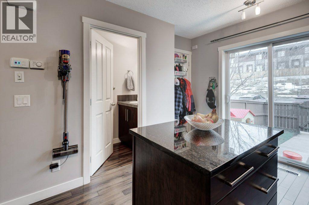 Single Family House for Sale in  Aspen Hills Drive SW Aspen Woods Calgary 