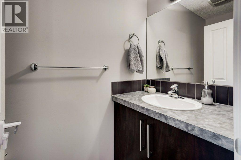 Single Family House for Sale in  Aspen Hills Drive SW Aspen Woods Calgary 