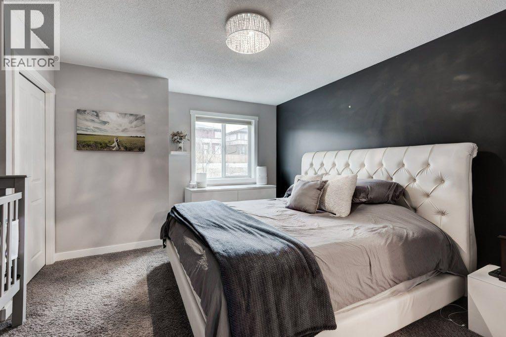 Single Family House for Sale in  Aspen Hills Drive SW Aspen Woods Calgary 
