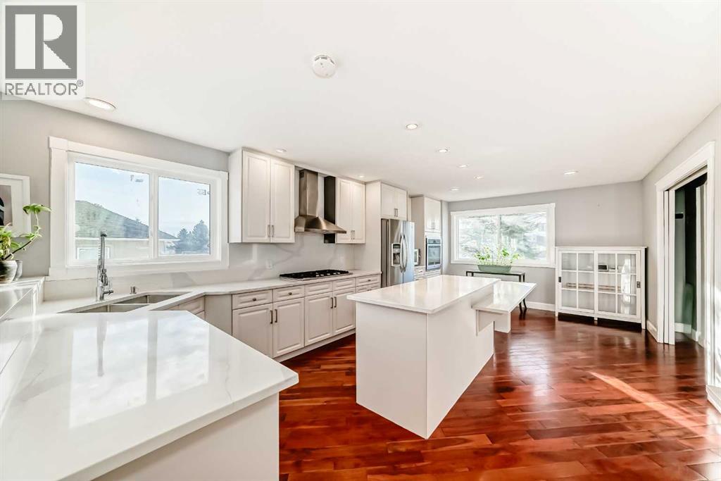 305 Lakeside Greens Crescent - Photo 3 of 30, Chestermere, Alberta