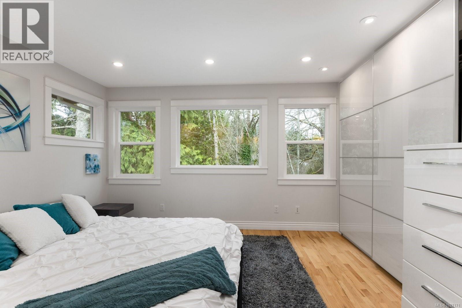  4984 Georgia Park Terrace, Saanich