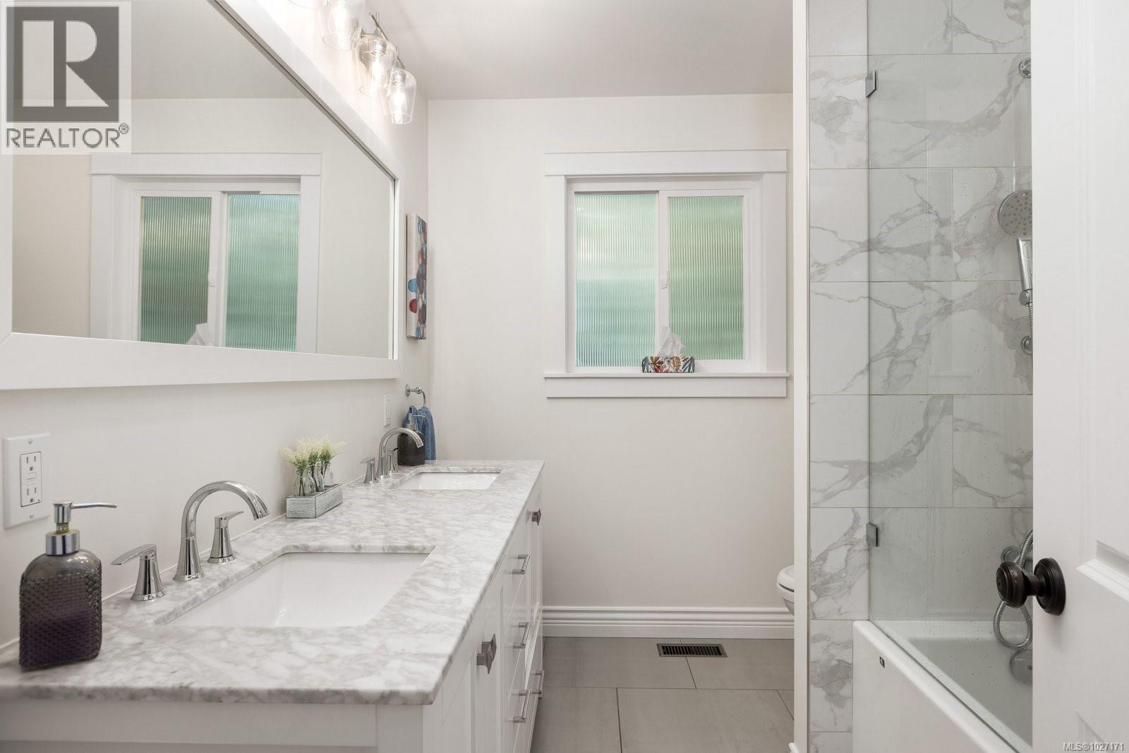  4984 Georgia Park Terrace, Saanich