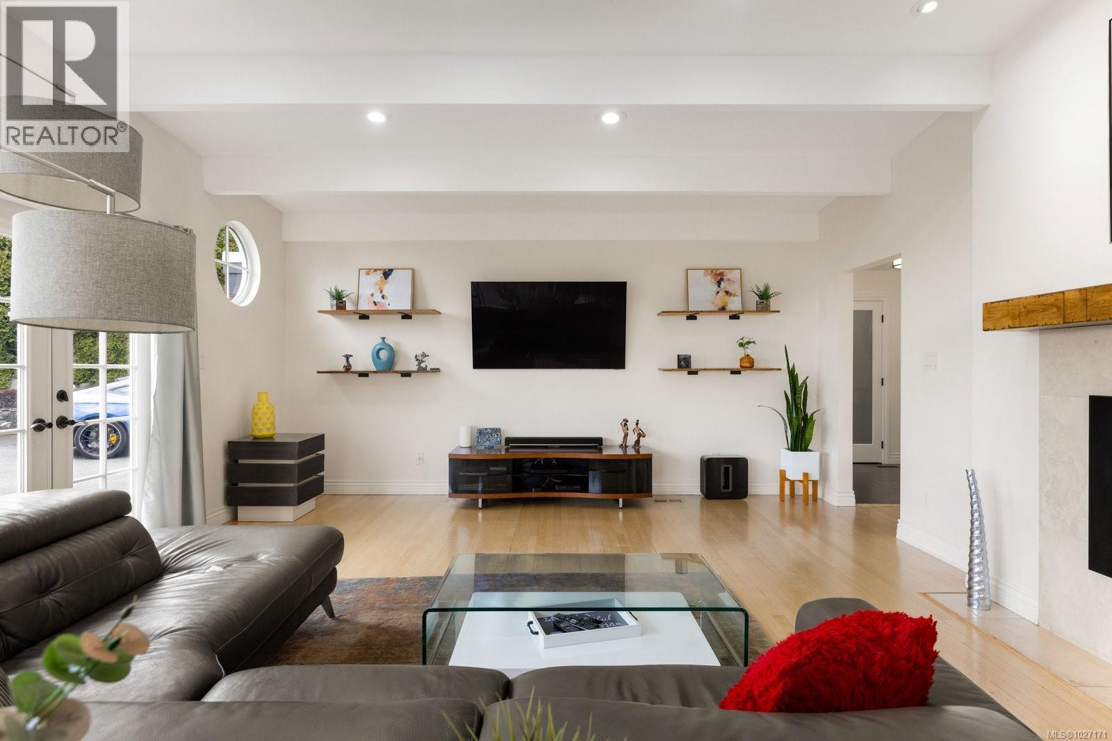  4984 Georgia Park Terrace, Saanich