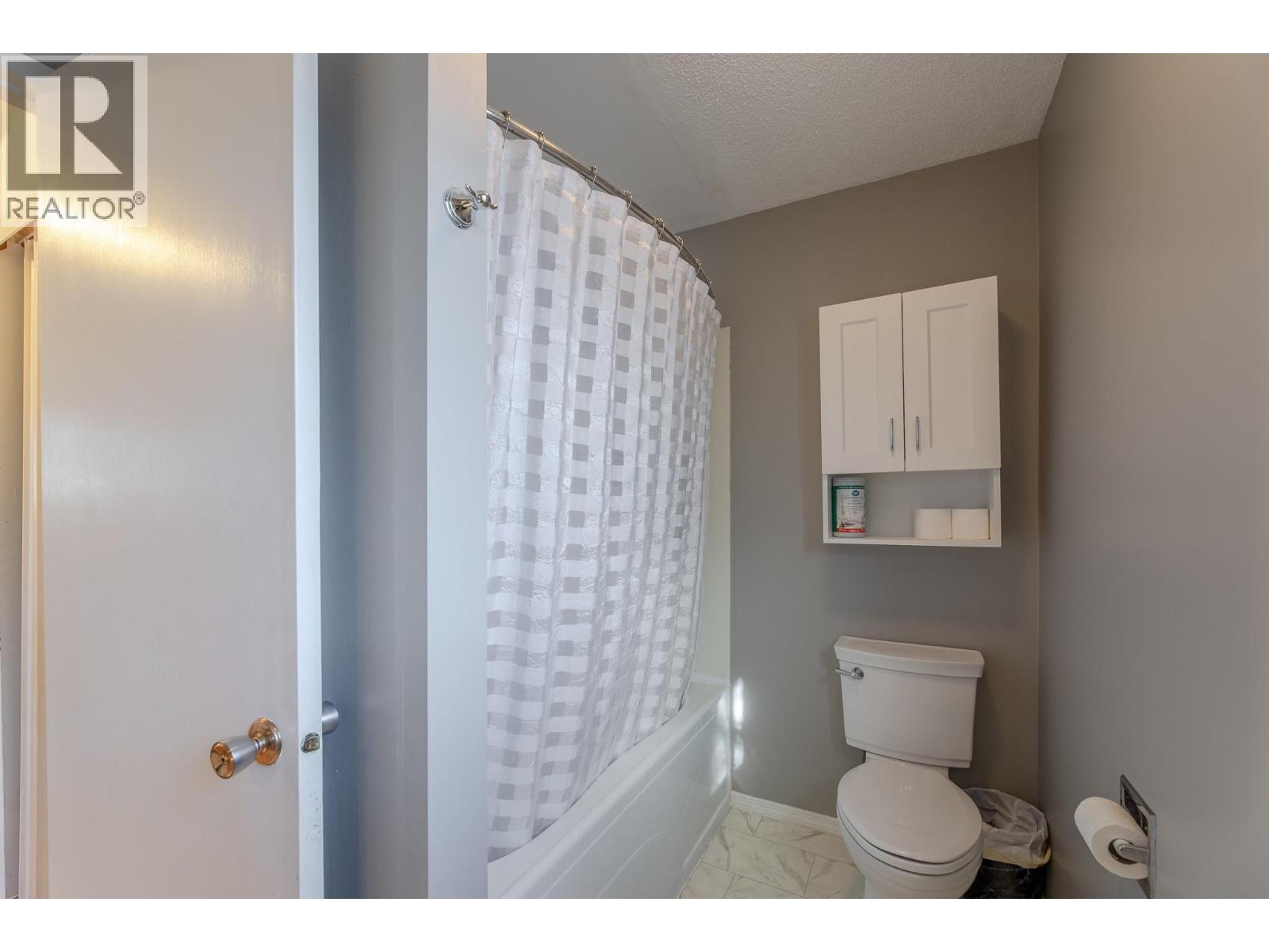 376 Green Avenue W, Penticton