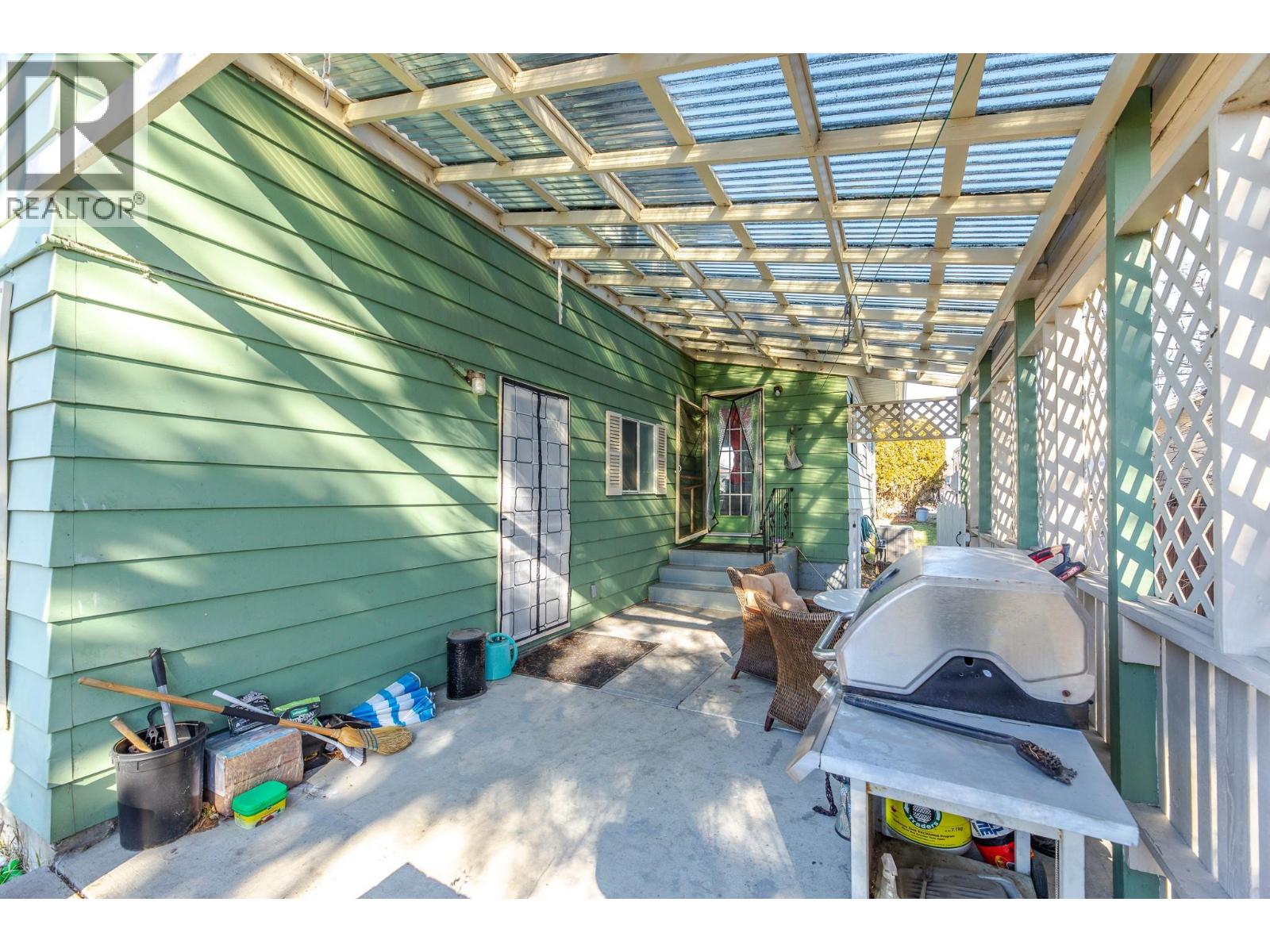 376 Green Avenue W, Penticton