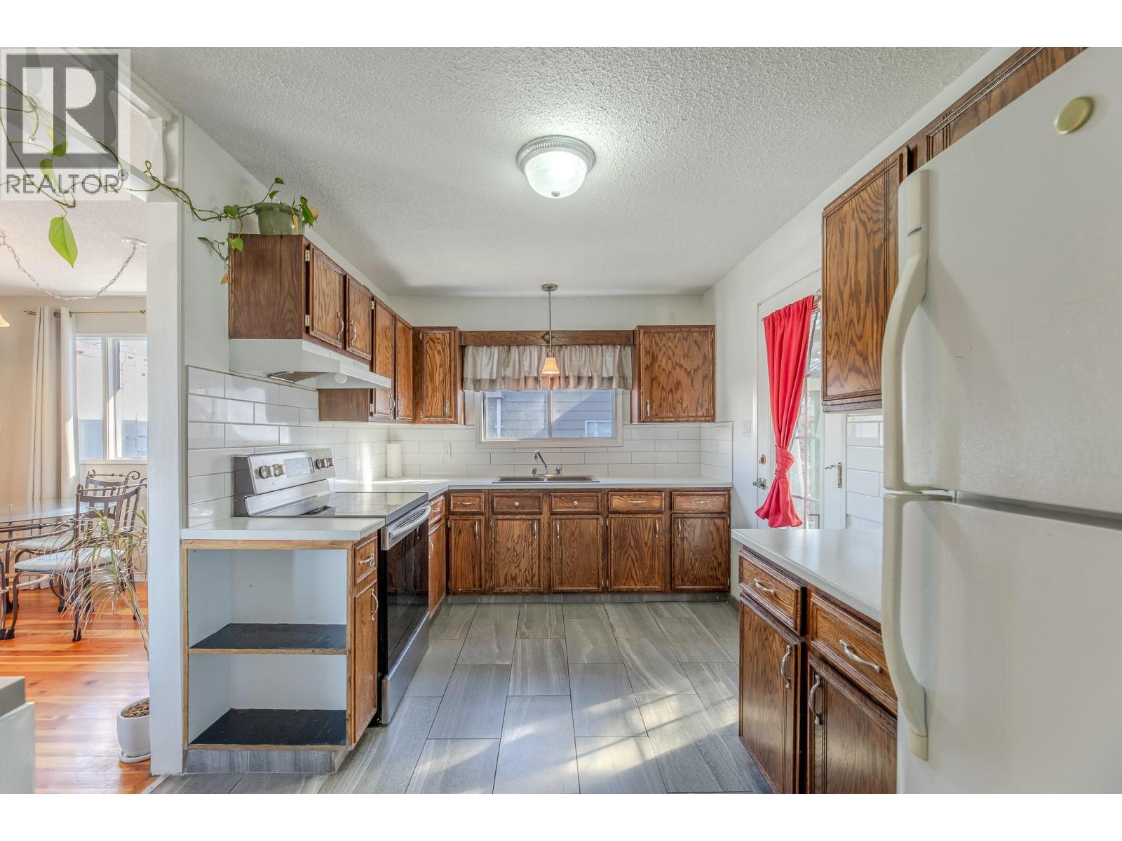 376 Green Avenue W, Penticton