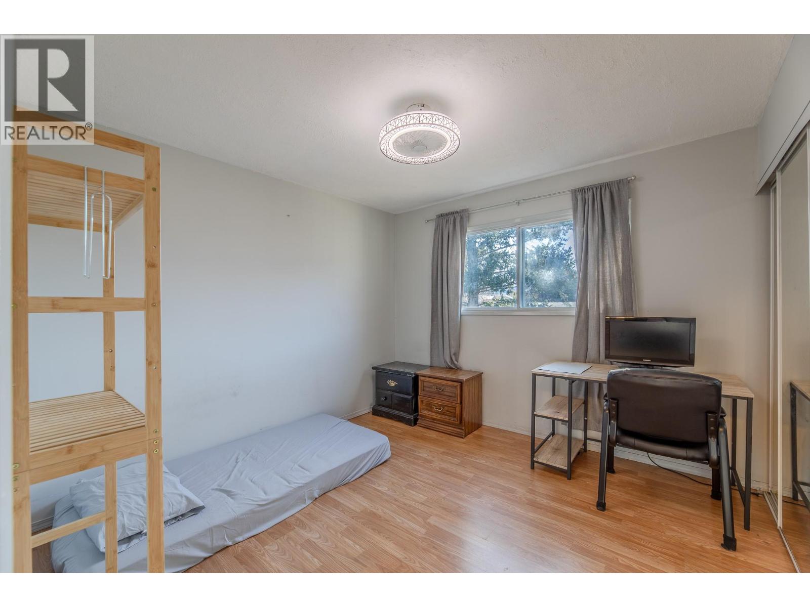 376 Green Avenue W, Penticton