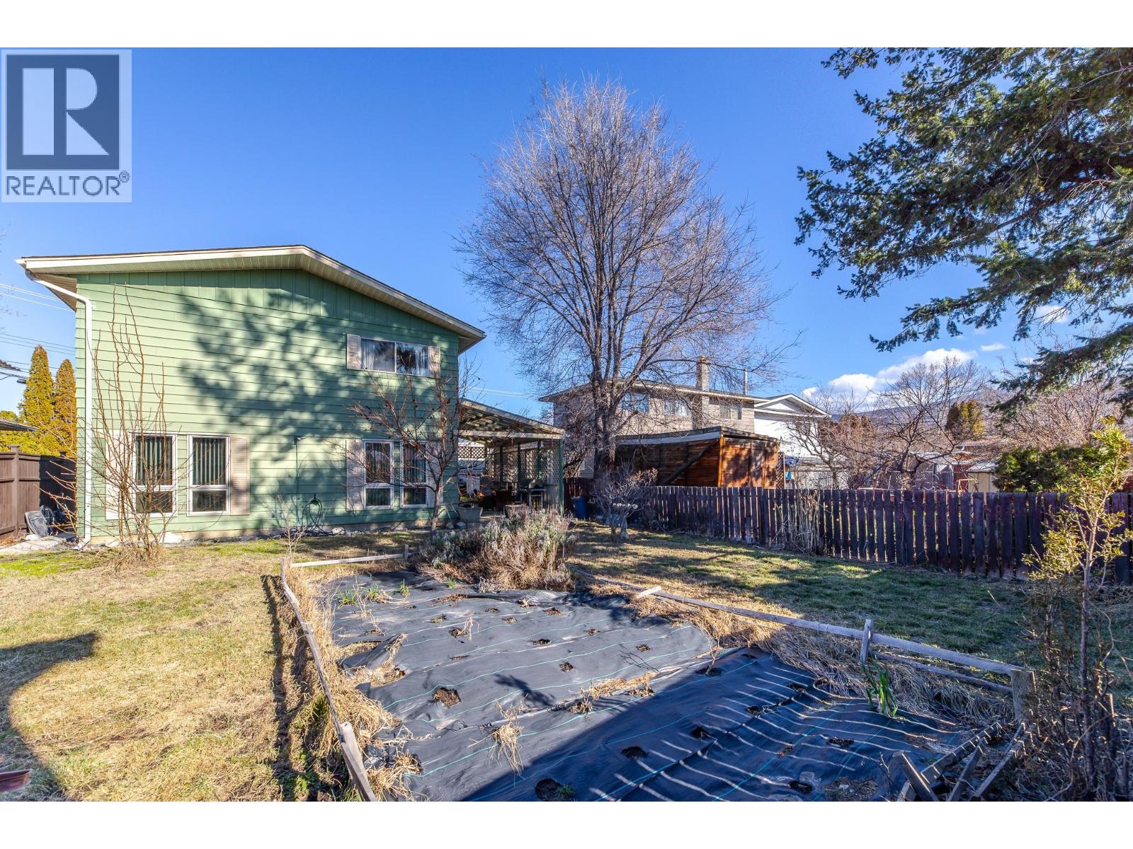 376 Green Avenue W - 23