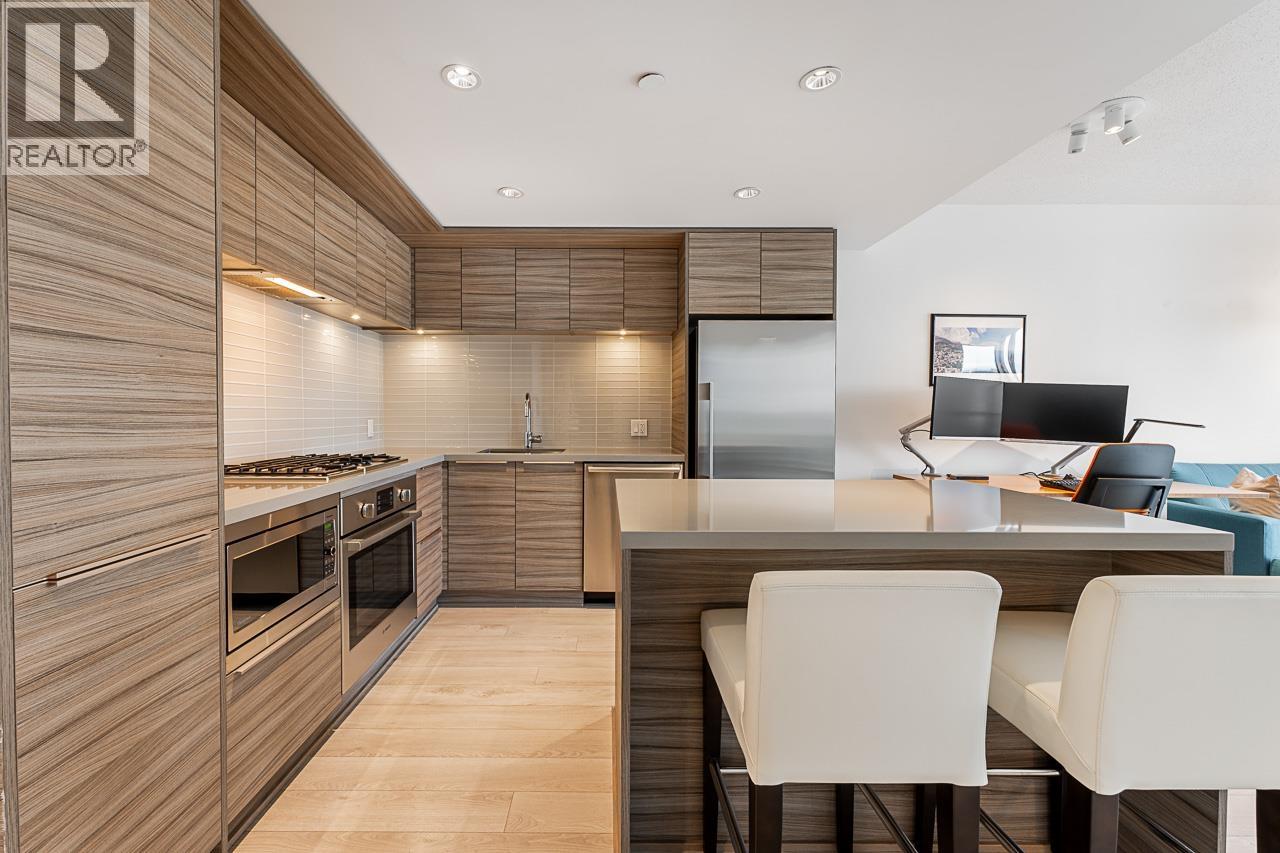 2106 1550 FERN STREET, North Vancouver