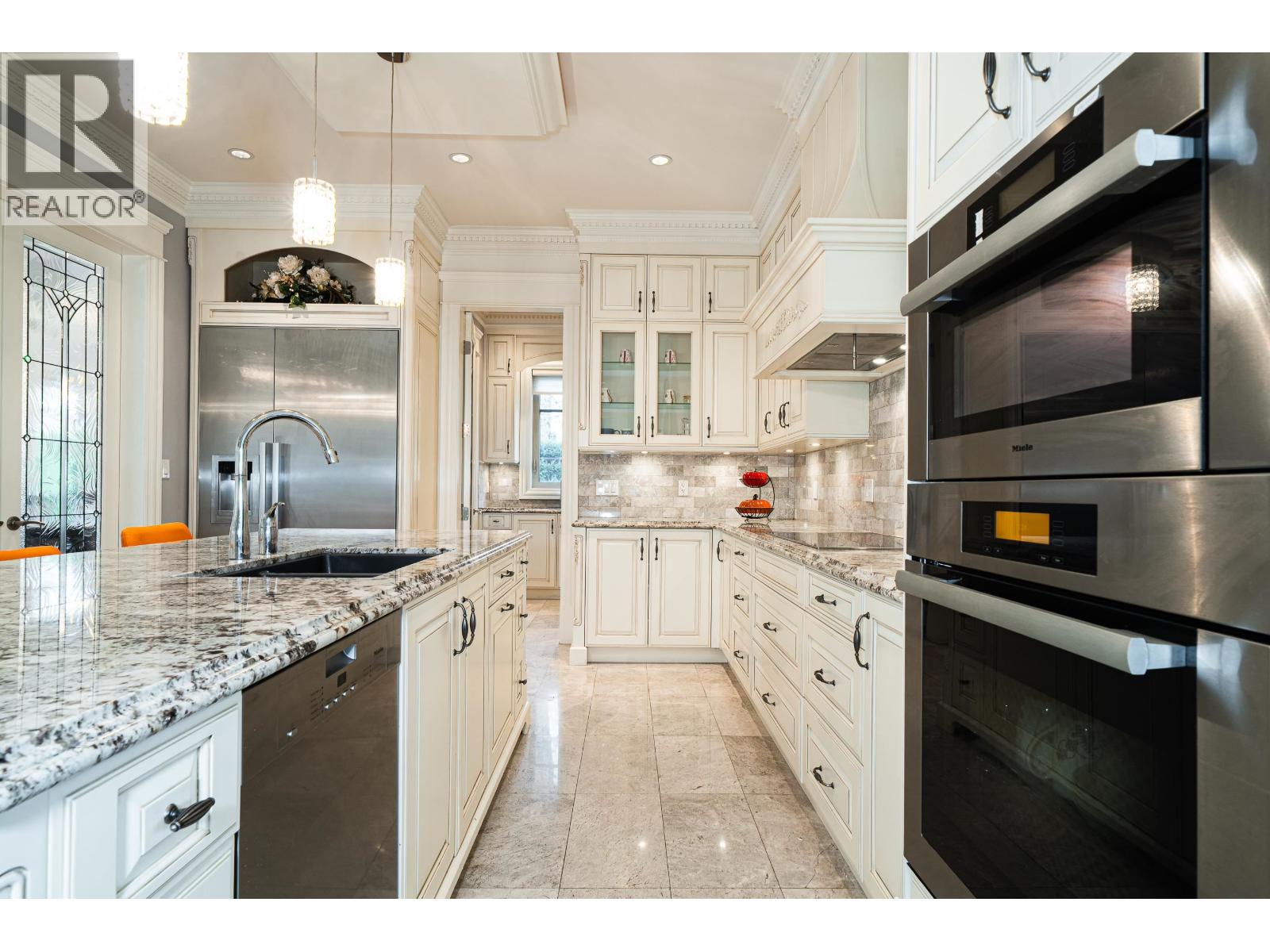 6708 YEW STREET, Vancouver