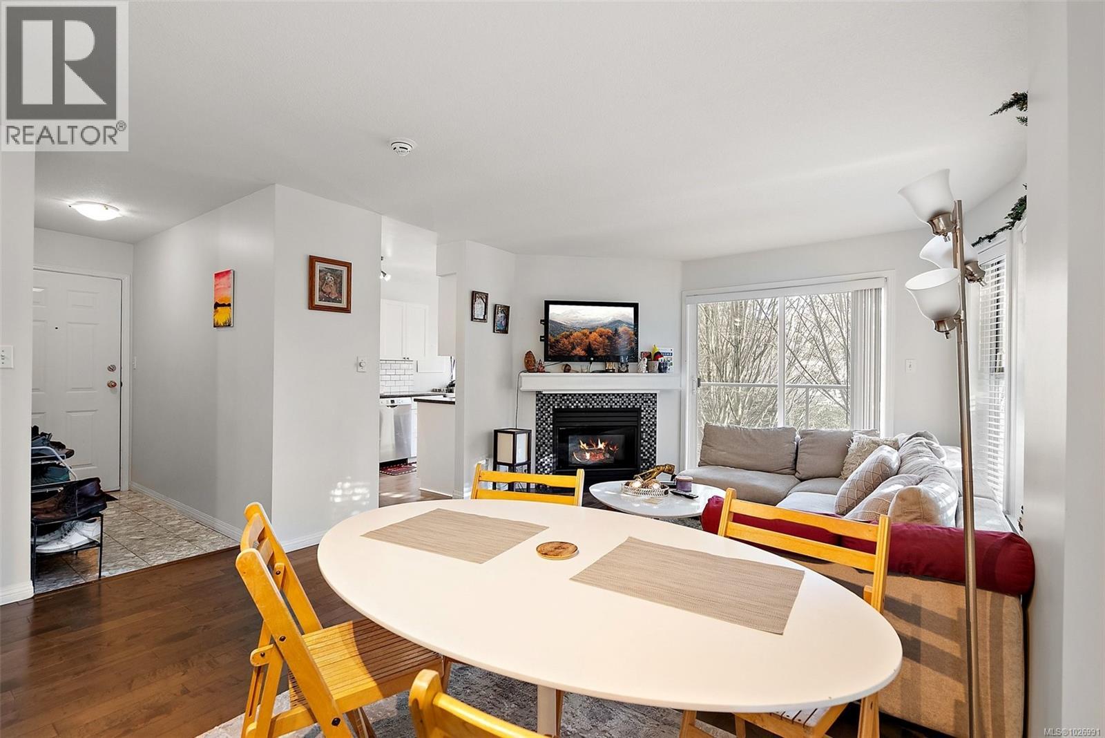 302 1710 Fort Street, Victoria