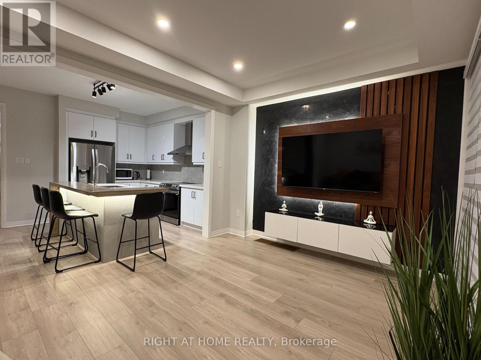 95 SHEPHERD DRIVE - Photo 5 of 27, Barrie (Painswick South), Ontario