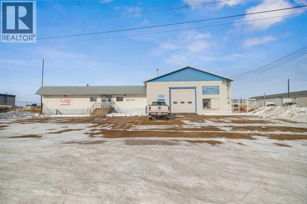 6606 42 ave - Photo 2 of 50, Ponoka, Alberta
