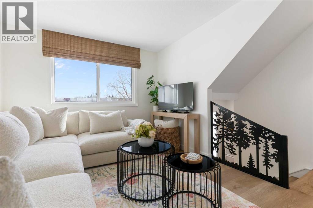 73 Glenbrook Crescent, Cochrane