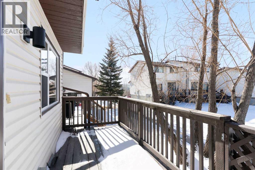 73 Glenbrook Crescent, Cochrane