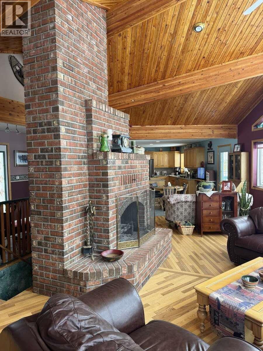 4221 LODGE ROAD, Lac La Hache