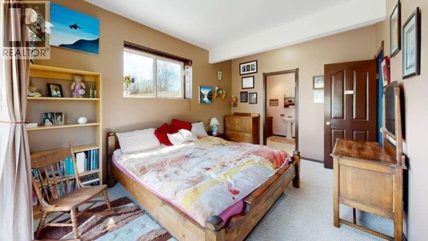 4221 LODGE ROAD, Lac La Hache