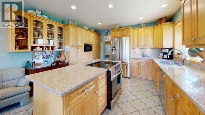 4221 LODGE ROAD, Lac La Hache