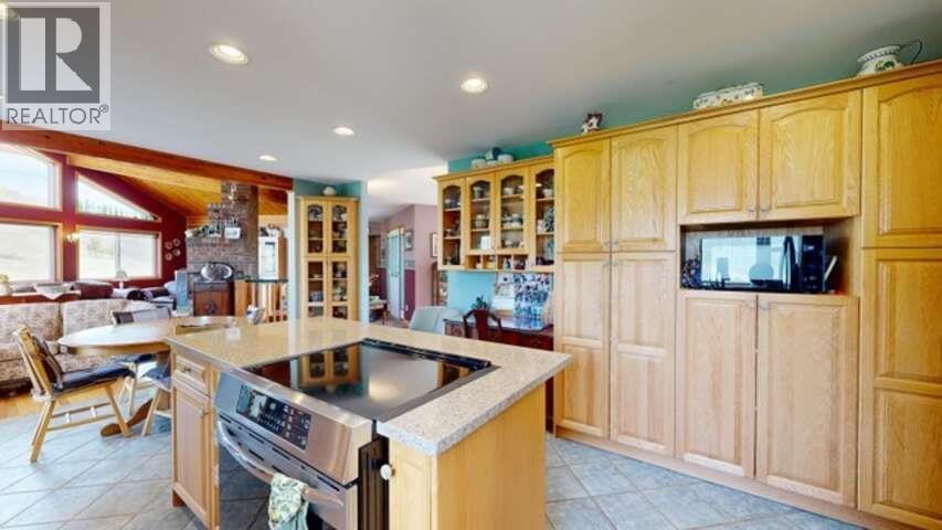 4221 LODGE ROAD, Lac La Hache