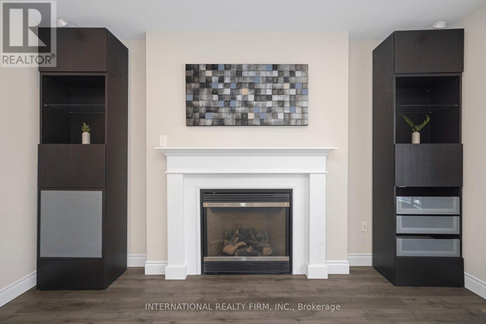 563 HOOD TERRACE - Photo 4 of 49, Milton (CO Coates), Ontario