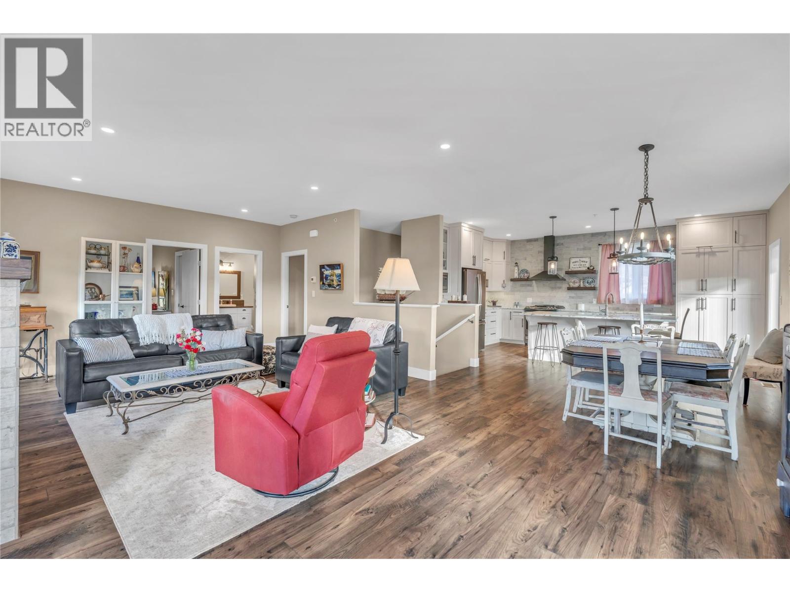 #3 6709 Victoria Road - 11