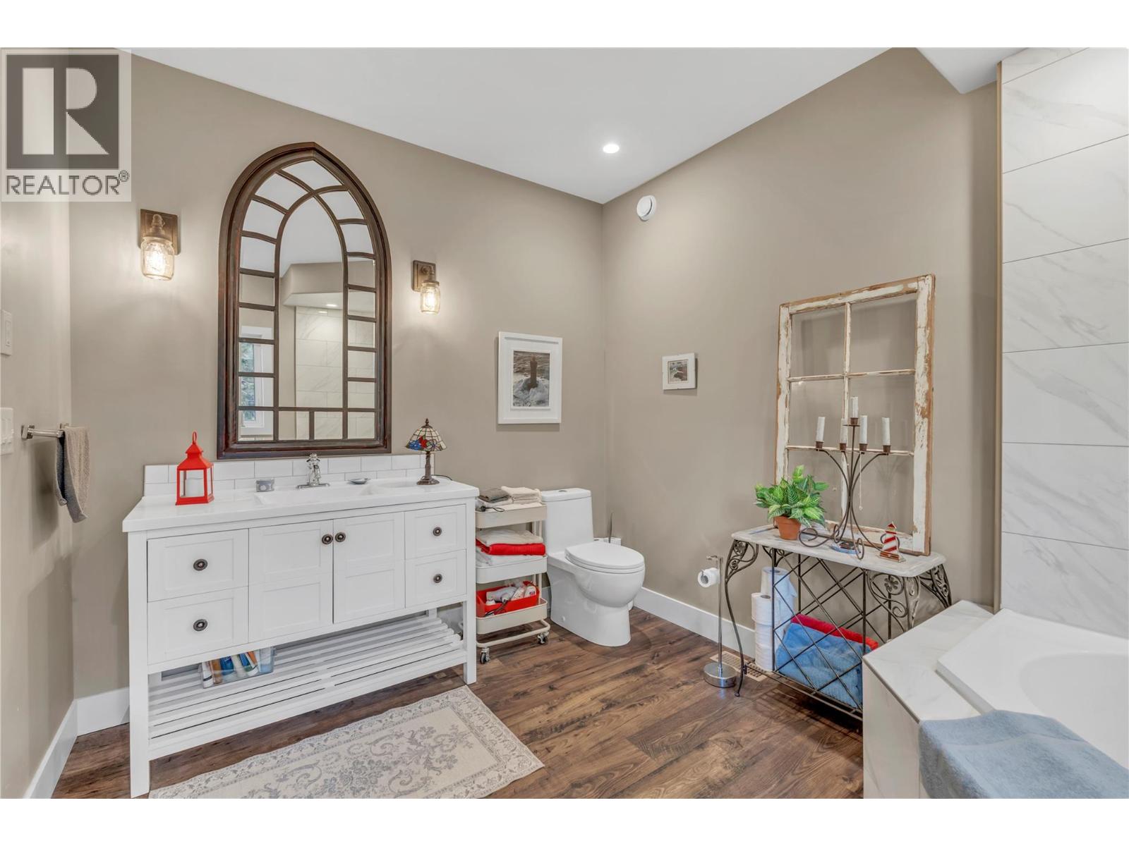 6709 Victoria Road Unit# 3, Summerland