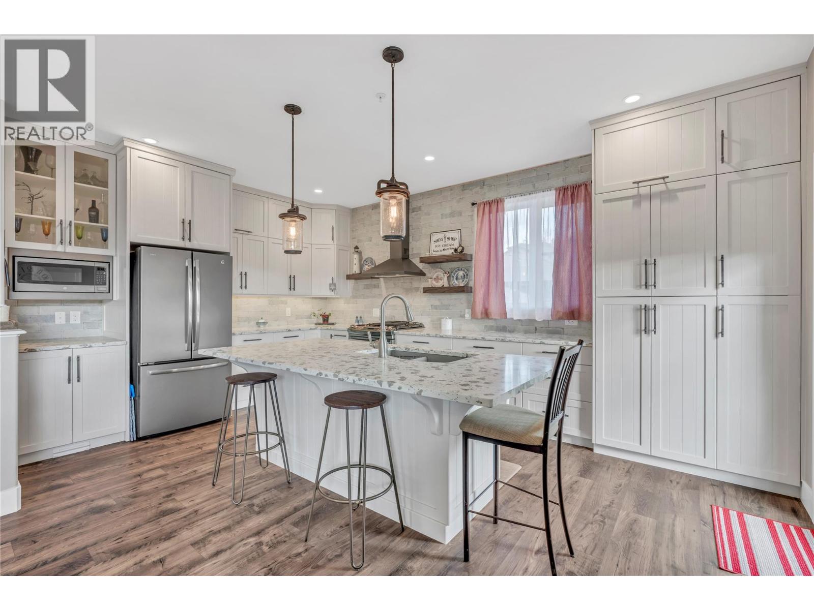 6709 Victoria Road Unit# 3, Summerland