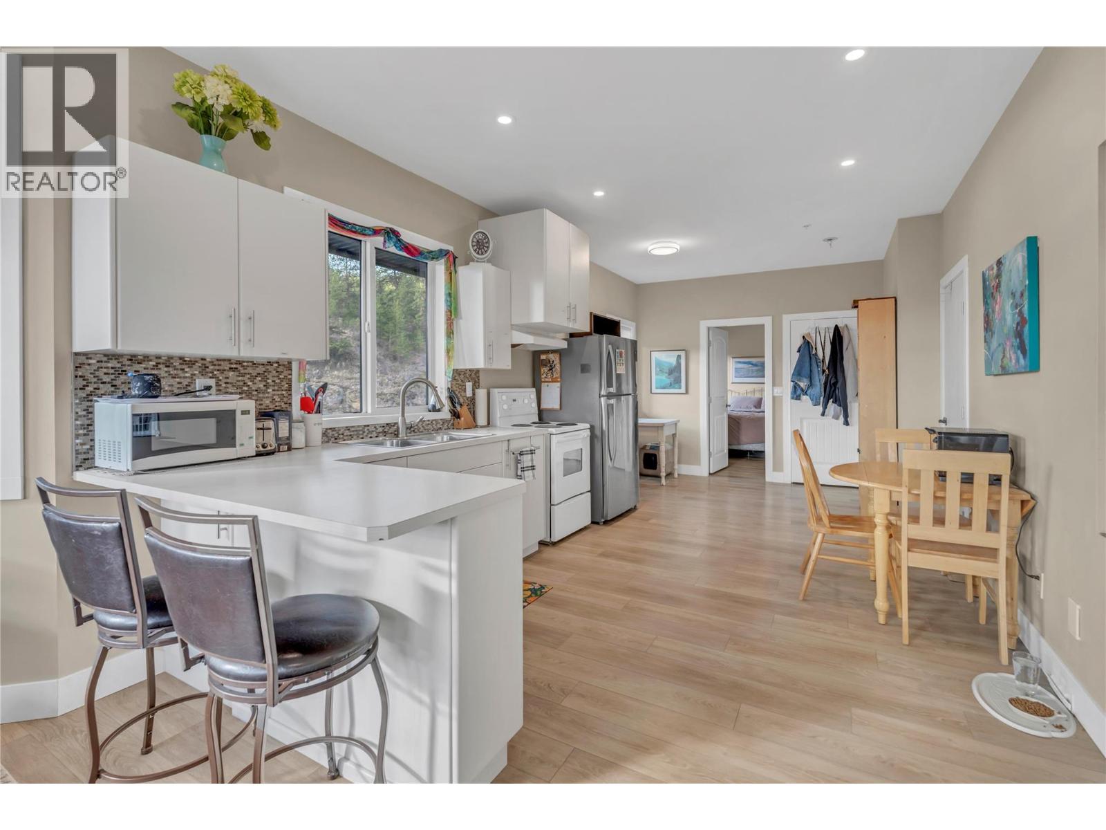 6709 Victoria Road Unit# 3, Summerland