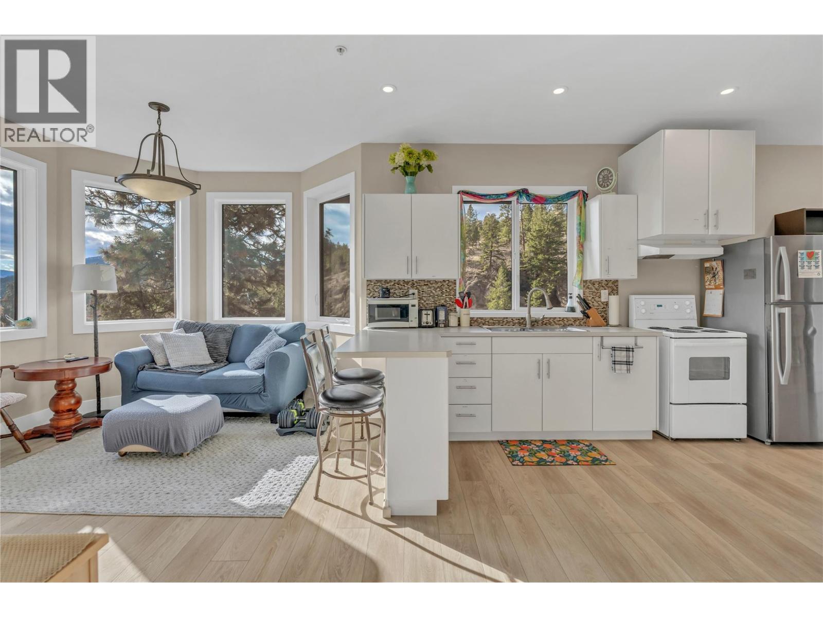 6709 Victoria Road Unit# 3, Summerland