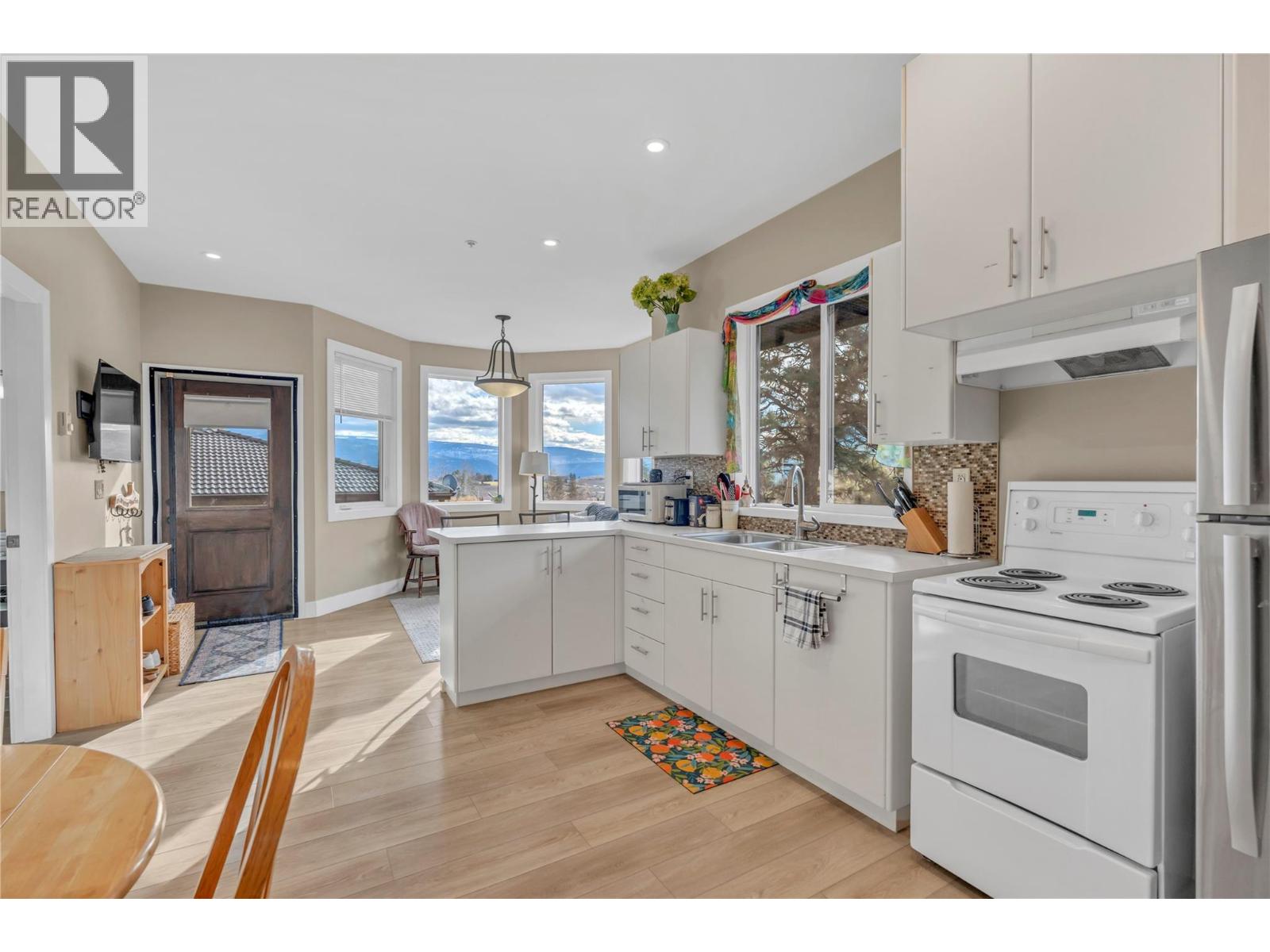 6709 Victoria Road Unit# 3, Summerland