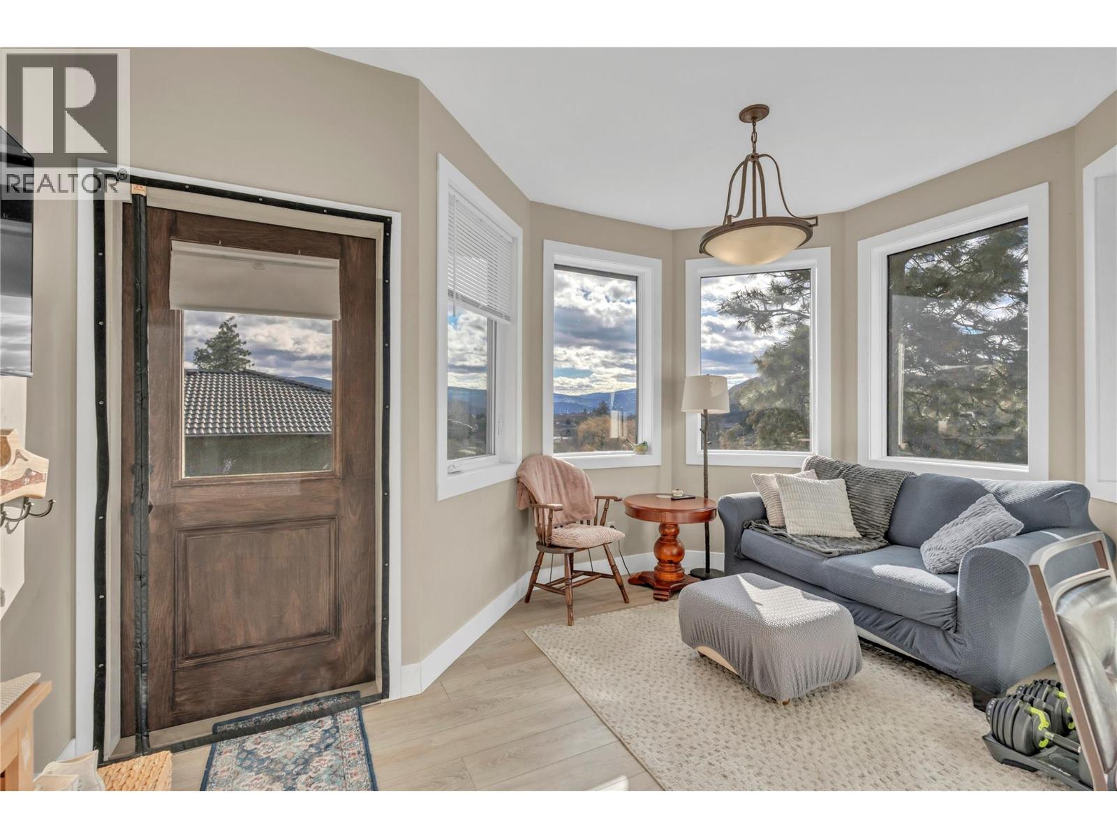 6709 Victoria Road Unit# 3, Summerland