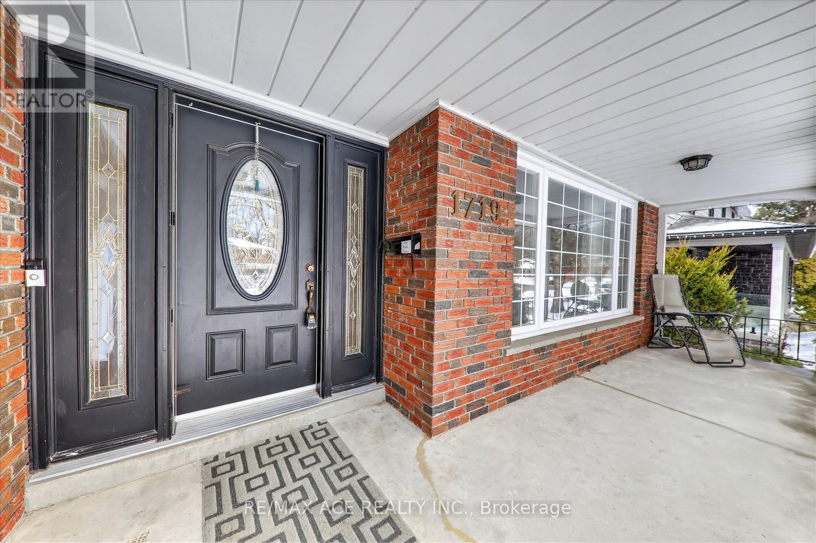 1719 VALENTINE GARDENS - Photo 5 of 39, Mississauga (Clarkson), Ontario