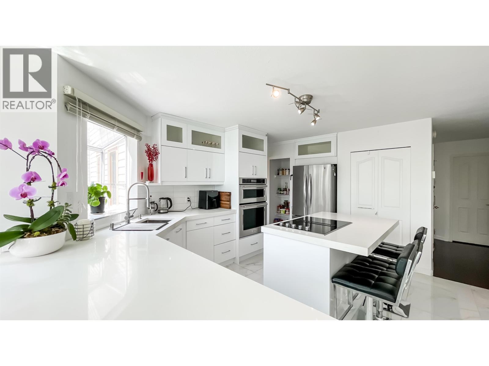 1476 LANSDOWNE DRIVE - Photo 2 of 22, Coquitlam, British Columbia