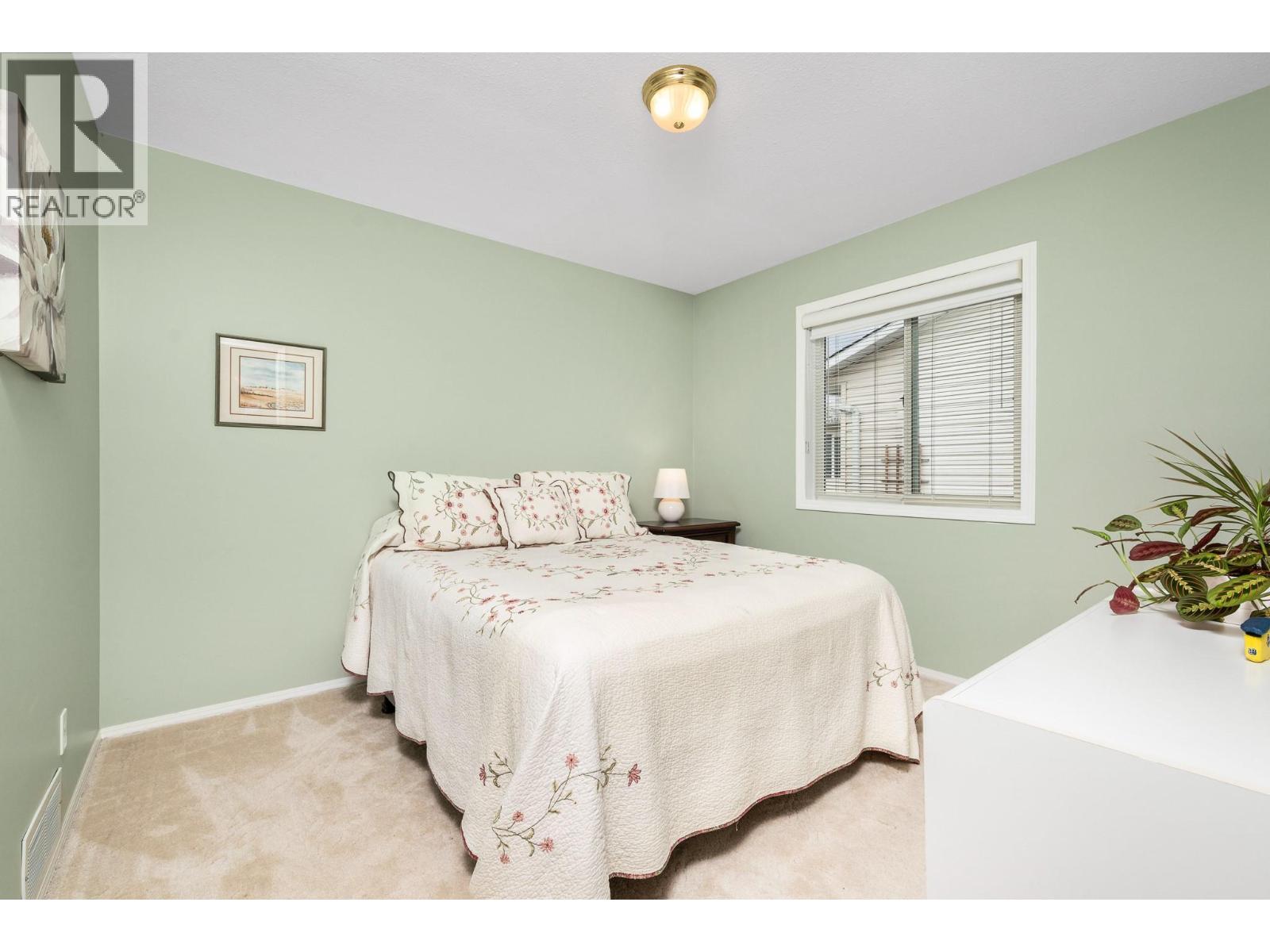 833 8 Avenue, Vernon