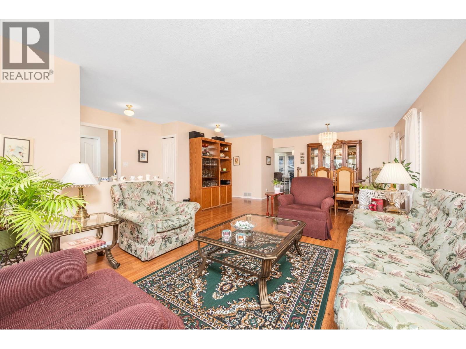 833 8 Avenue, Vernon