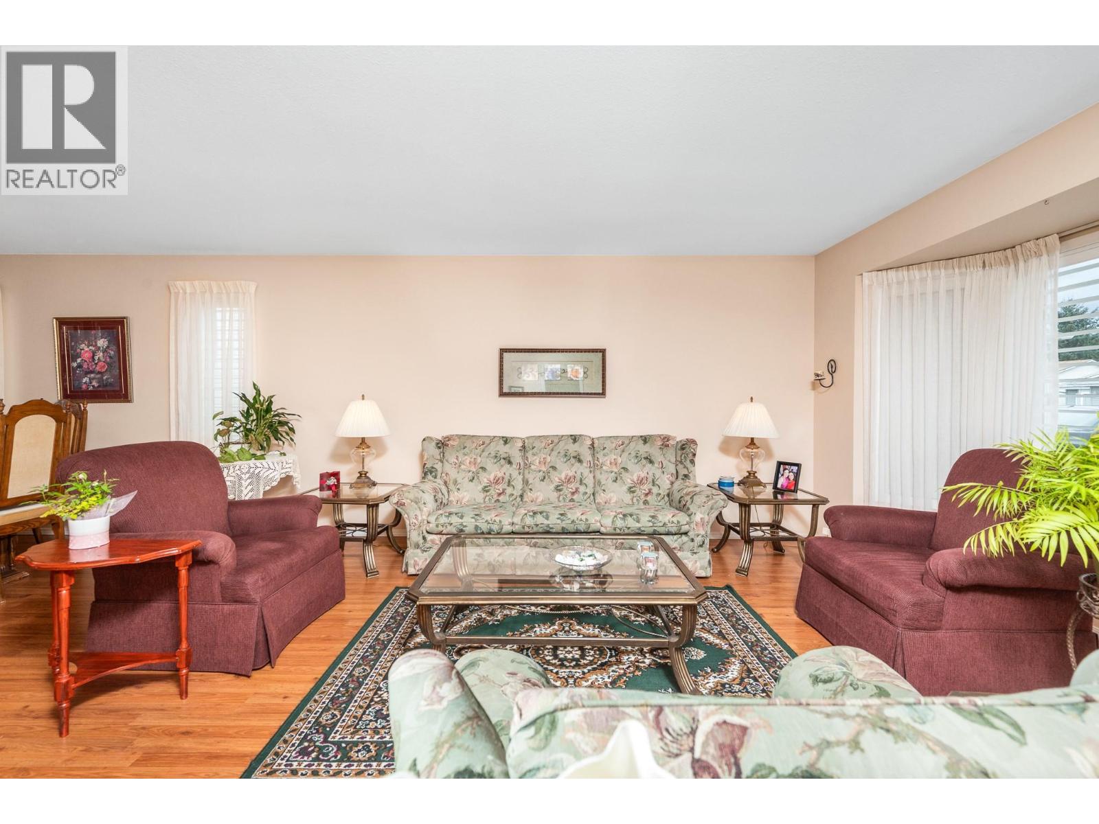 833 8 Avenue, Vernon