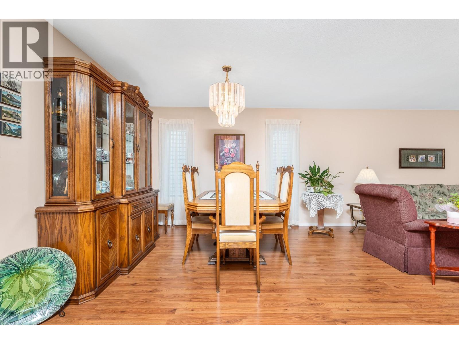 833 8 Avenue, Vernon