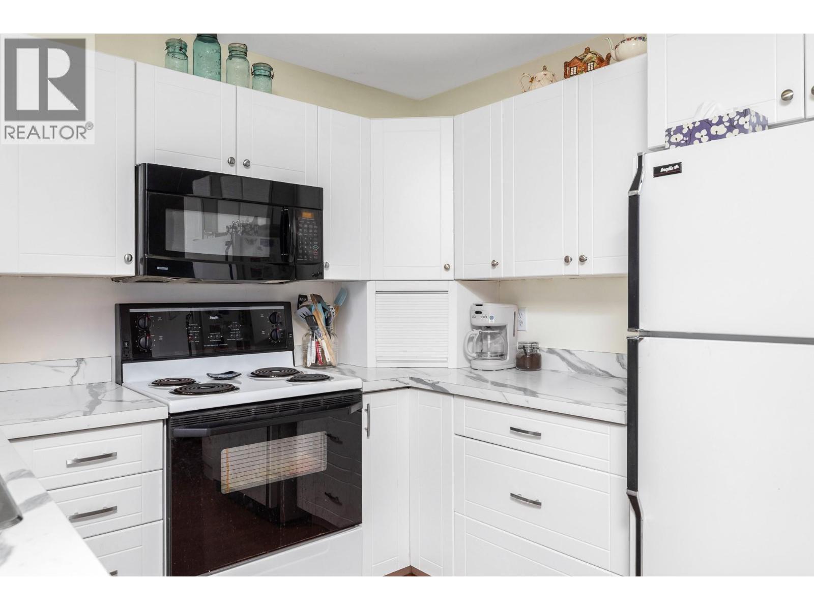 833 8 Avenue, Vernon