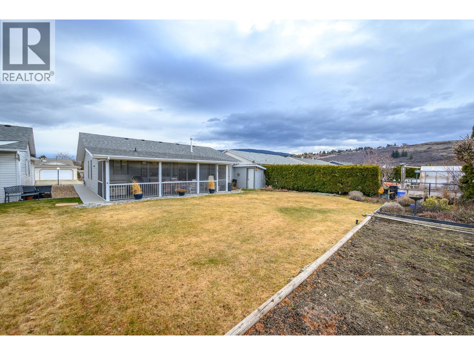 833 8 Avenue, Vernon