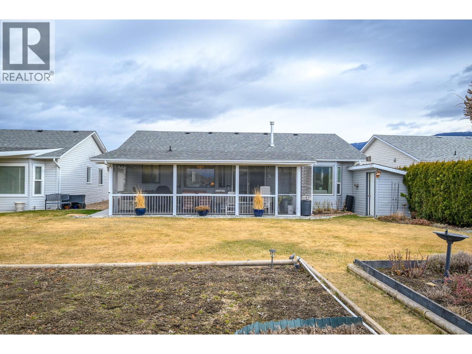 833 8 Avenue, Vernon