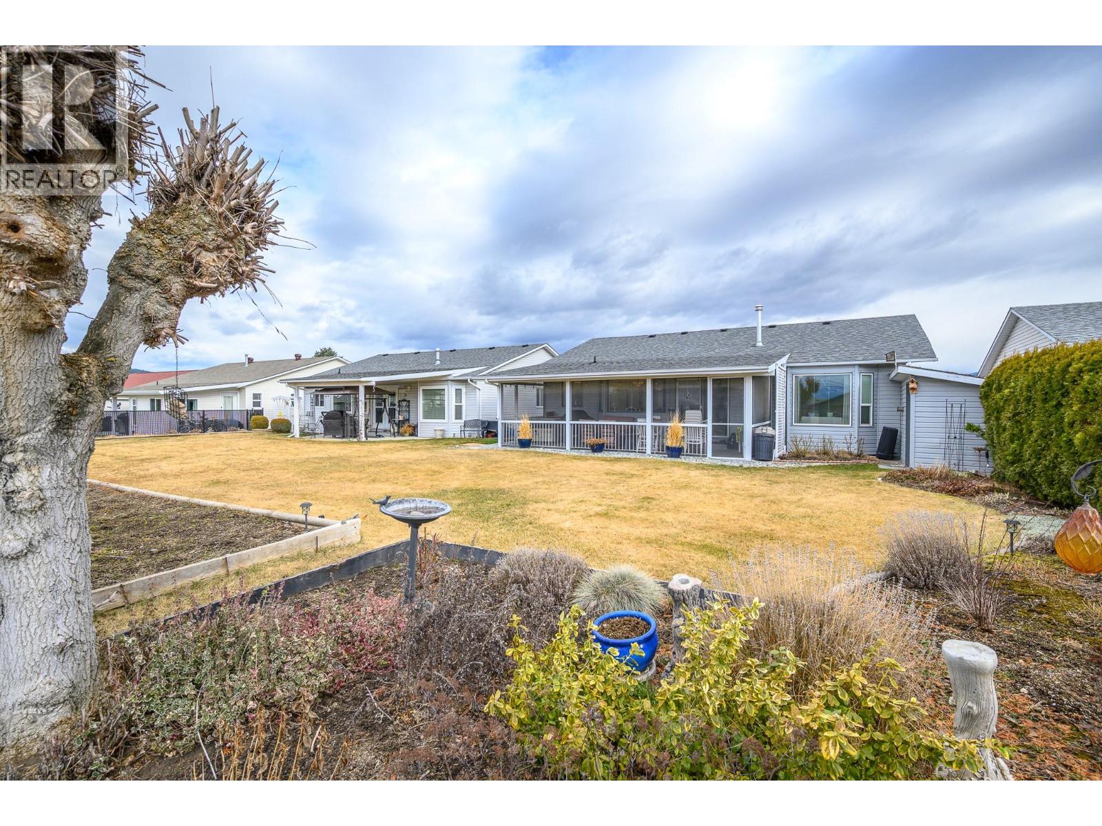 833 8 Avenue, Vernon